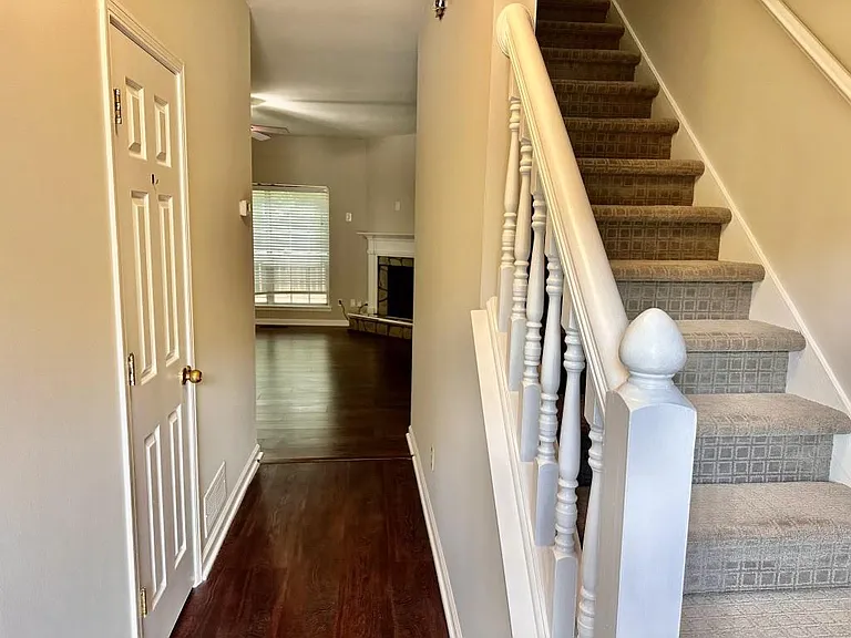 2290 Fairways Ct NW — Photo 3