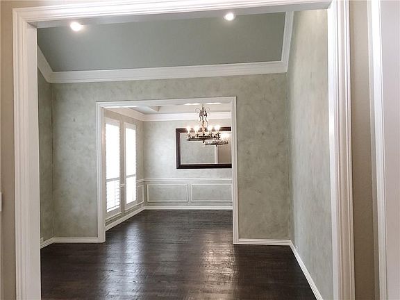 4th image of 5929 Whittingdon Pl