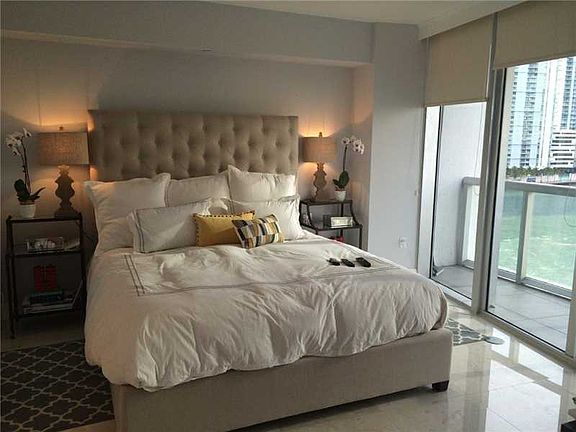 3rd image of 465 Brickell Ave APT 818