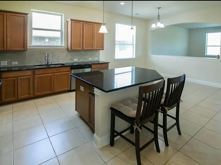 1327 Graham Trace Ln — Photo 9