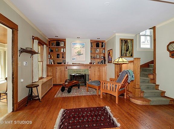 2nd image of 5237 N Lakewood Ave