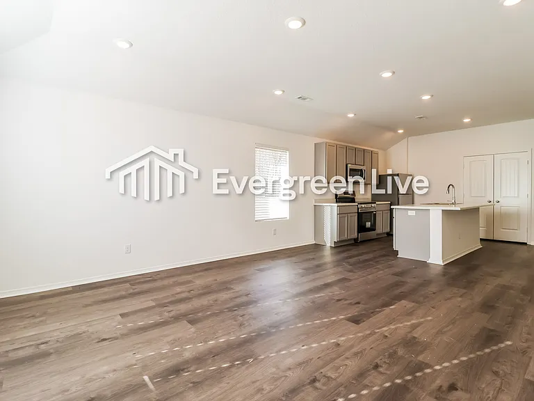 185 Sarah Alyse Ln — Photo 4