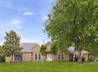1092 Holly Ln, Lewisville, TX 75067