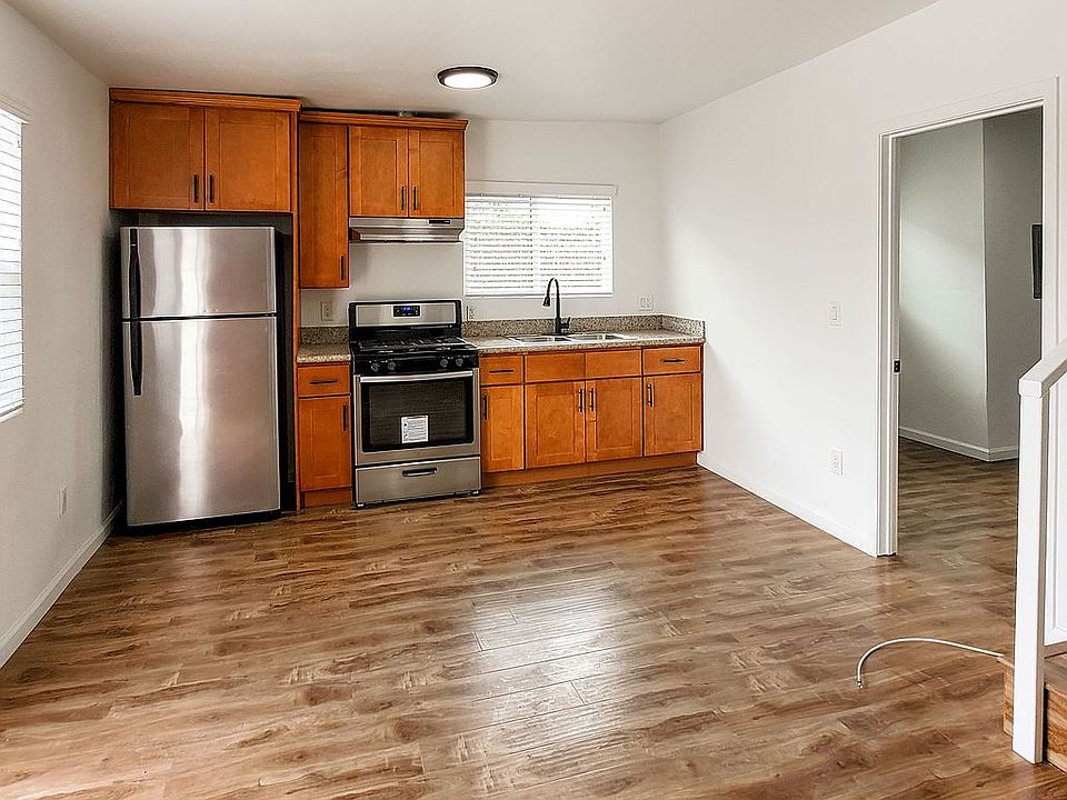 1st image of 1722 1/2 S New England St