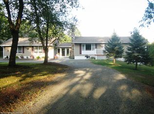 25 Lightning Dr, Honesdale, PA 18431