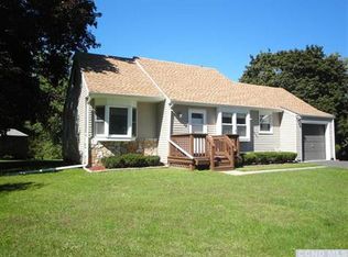 14 Reuter Ln, Claverack, NY 12513