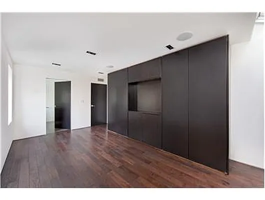 Rented by Douglas Elliman | media 36