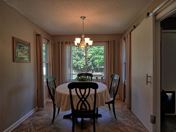 5th image of 127 Country Ln