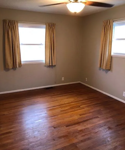 1234 Ozark St NE — Photo 9
