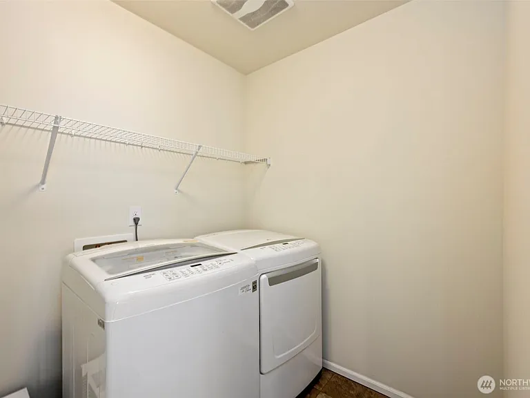 6605 Svea Ct NE — Photo 29