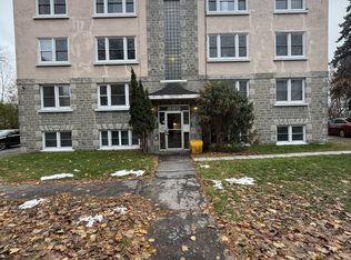 280 Blake Blvd #3, Ottawa, ON K1L 6L7