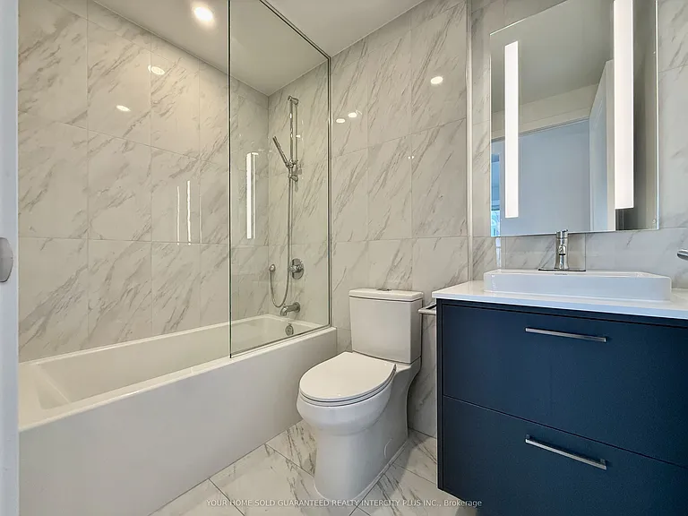 10 Inn On The Park Dr #1804 — Photo 8