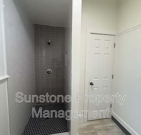 103 W 3rd St — Photo 13
