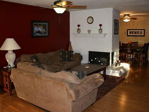 2nd image of 3813 Grecian Ct