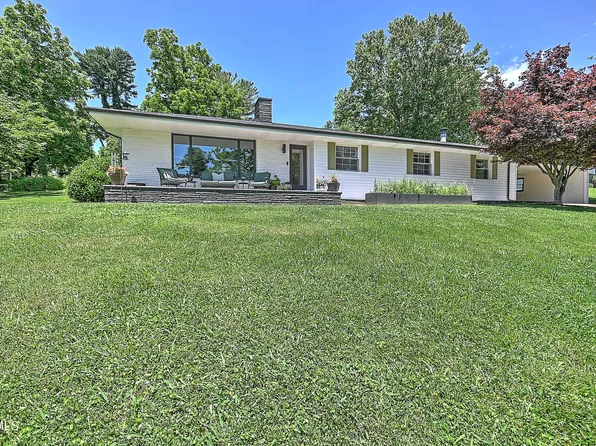 3958 Bagwell St, Kingsport, TN 37664