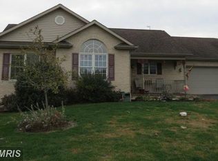 10022 Jasper Dr, Greencastle, PA 17225