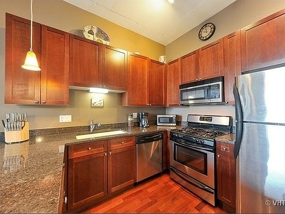 3rd image of 1464 S Michigan Ave APT 1405