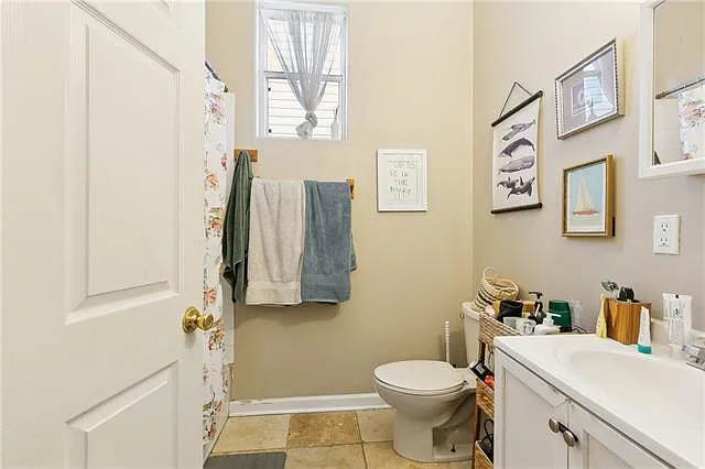 637 S Alexander St — Photo 7