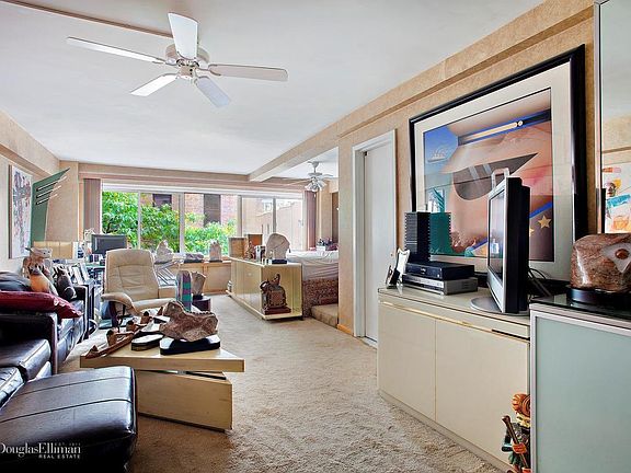 2nd image of 238 E 55th St #5G