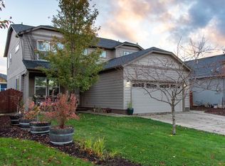 1121 S 2nd St, Cottage Grove, OR 97424