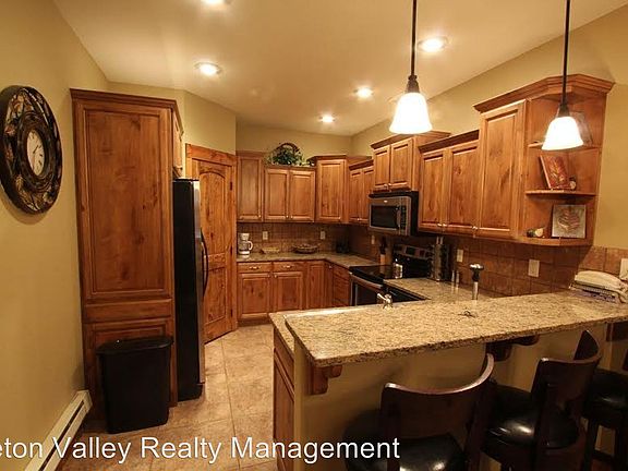 2nd image of 715 Moraine Ct Unit 21