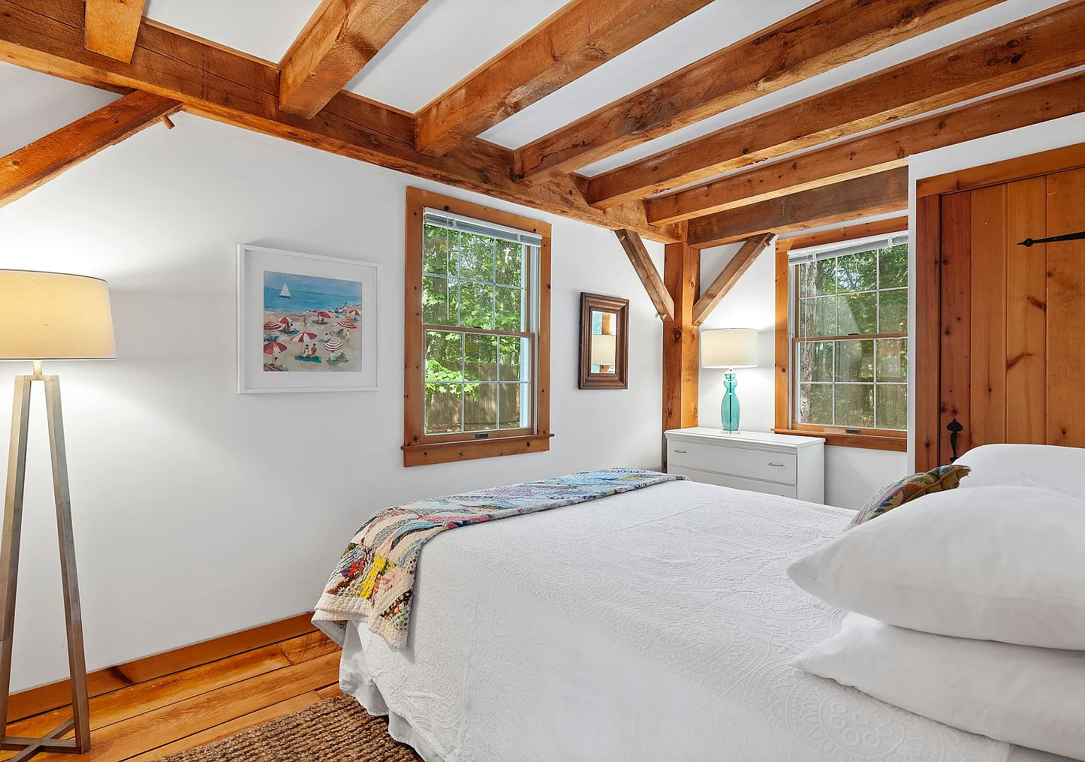 Post and Beam Wainscott Rental — Photo 4