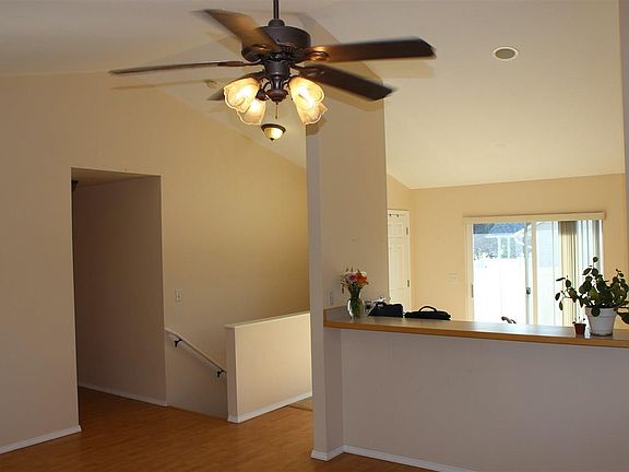 4th image of 619 N Curtis St