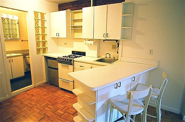 Rented by Performing Assets Corp | media 13