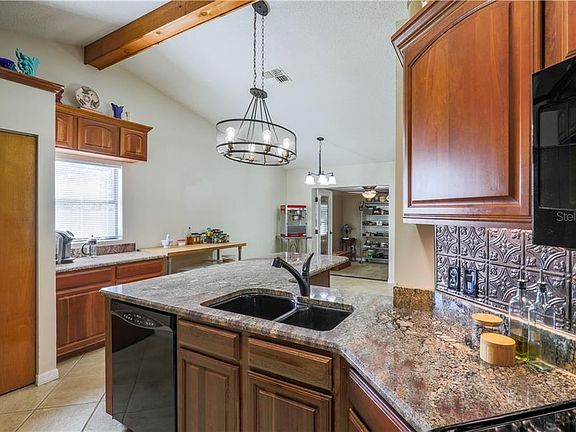5th image of 12322 Pine Island Dr