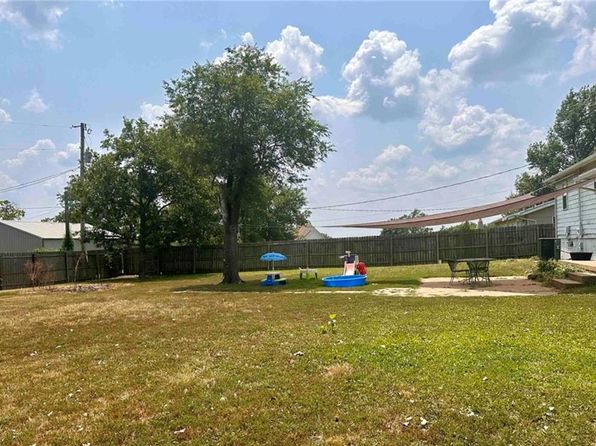 140 N 5th St, New Strawn, KS 66839