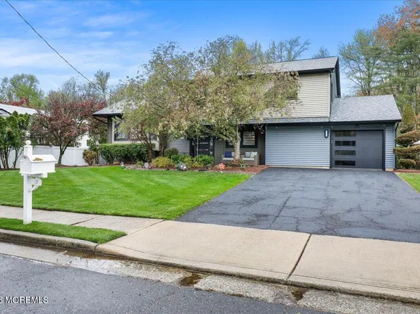 3 Vancouver Road, Morganville, NJ 07751