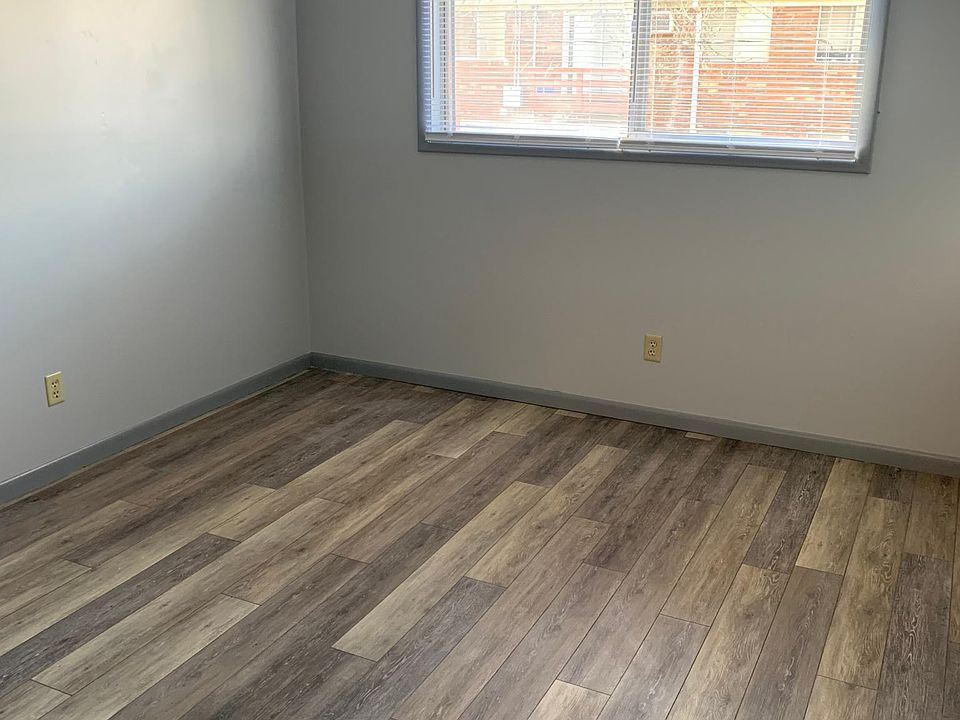 2nd image of 1932 Cragmont St #31