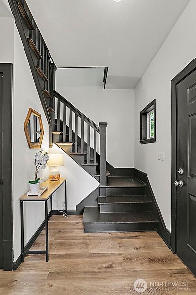 3rd image of 949 25th Avenue S