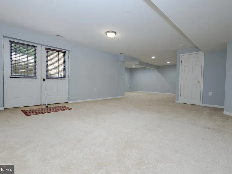 105 Ticonderoga Dr — Photo 30
