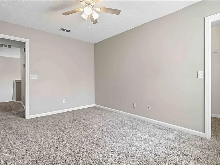 405 Plantation Way — Photo 33