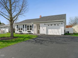 3 Willowbrook Lane, Cohoes, NY 12047