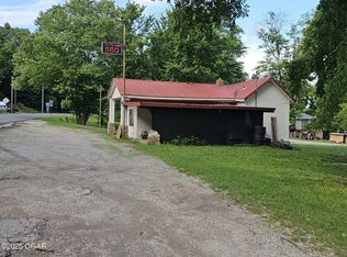 306/308 Jessie James Rd, Pineville, MO 64856