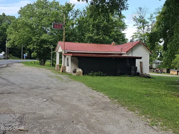 306/308 Jessie James Rd, Pineville, MO 64856