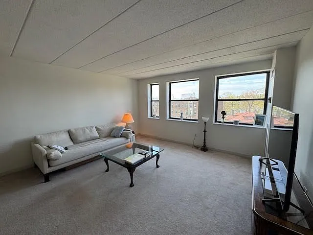 1933 Commonwealth Ave #604 — Photo 2