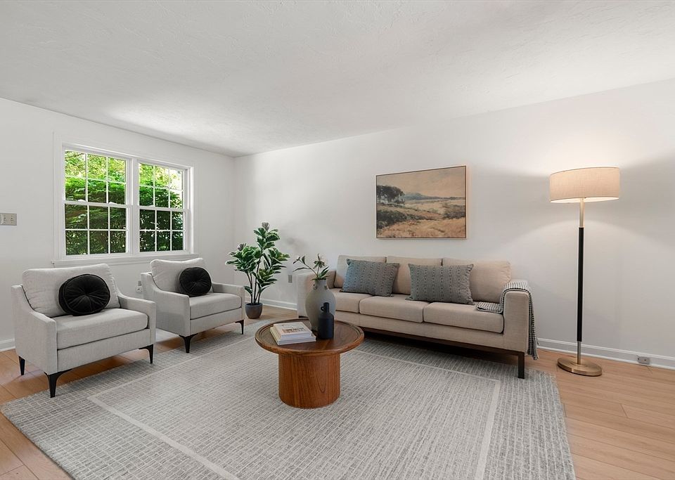 1st image of 161 Winter St APT 2