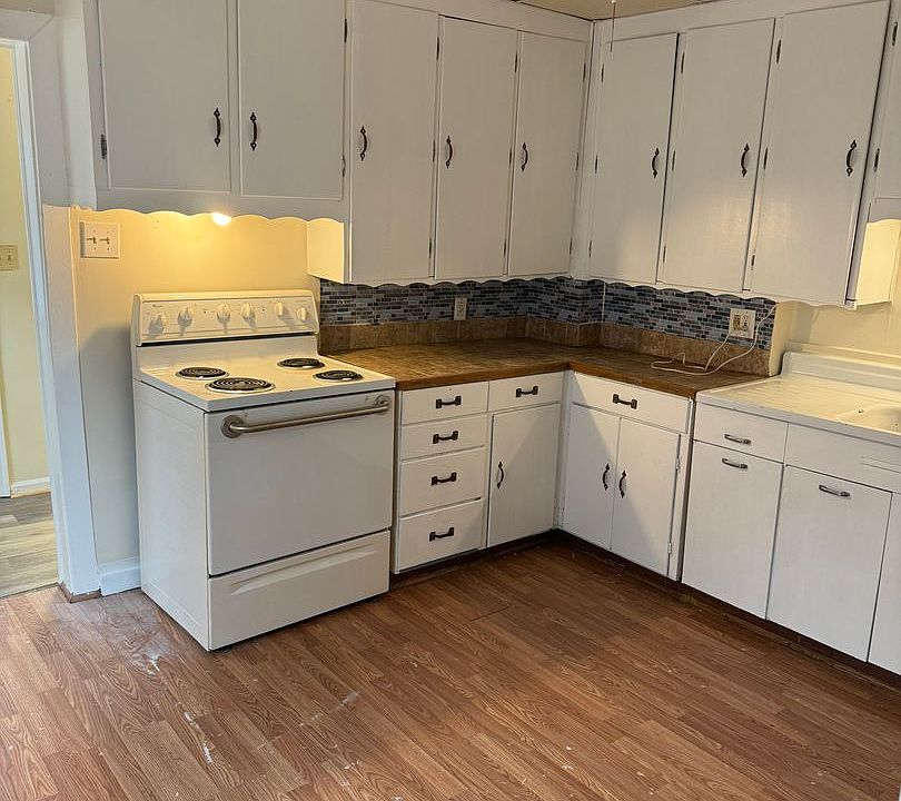1st image of 705 Forest Dr