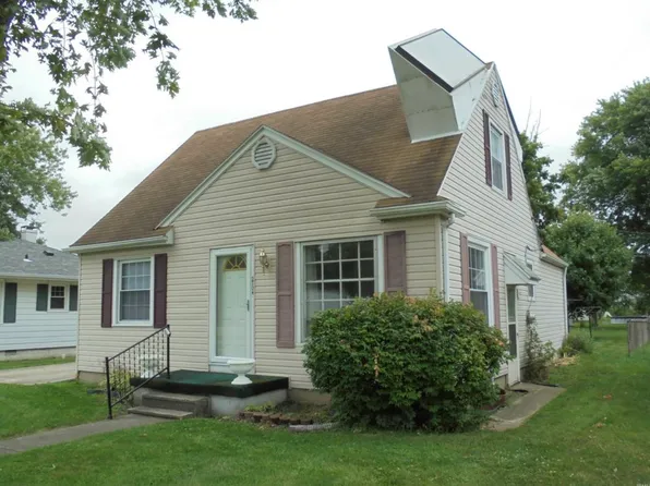 2704 S Macedonia Ave, Muncie, IN 47302