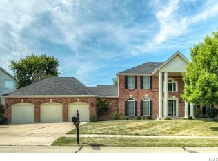 16838 Westglen Farms Dr, Ballwin, MO 63011