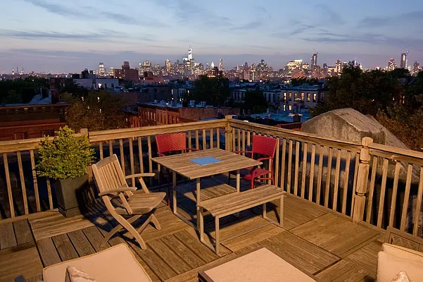 Sold by Corcoran | media 24