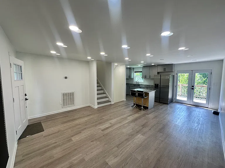 8330 Wild Fig Ln — Photo 2