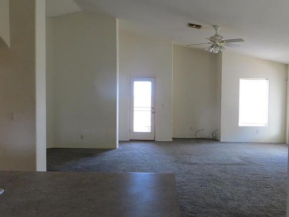 3rd image of 5032 W Warren Dr