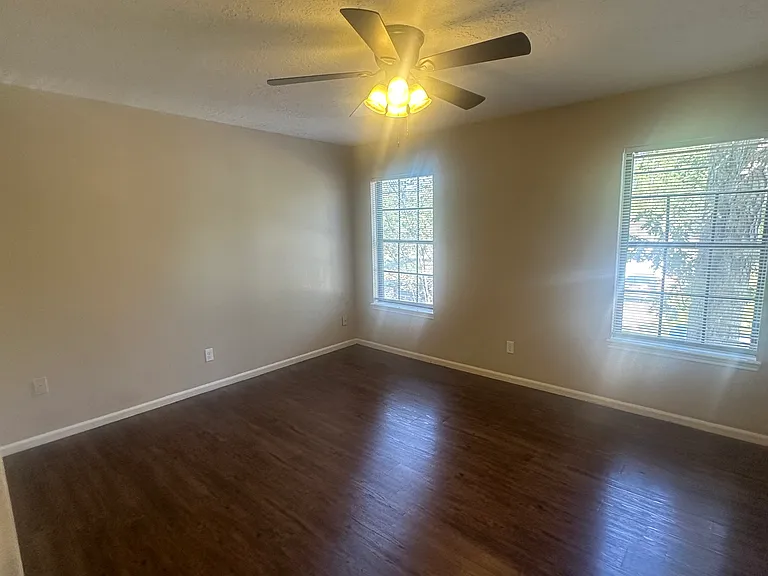 1702 Longview St #2 — Photo 10