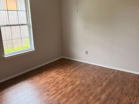 5th image of 219 S Jefferson St #237