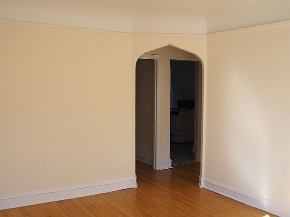 4th image of 2944-48 N Albany Ave #2948-1W