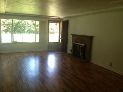 2nd image of 16821 Ambaum Blvd S